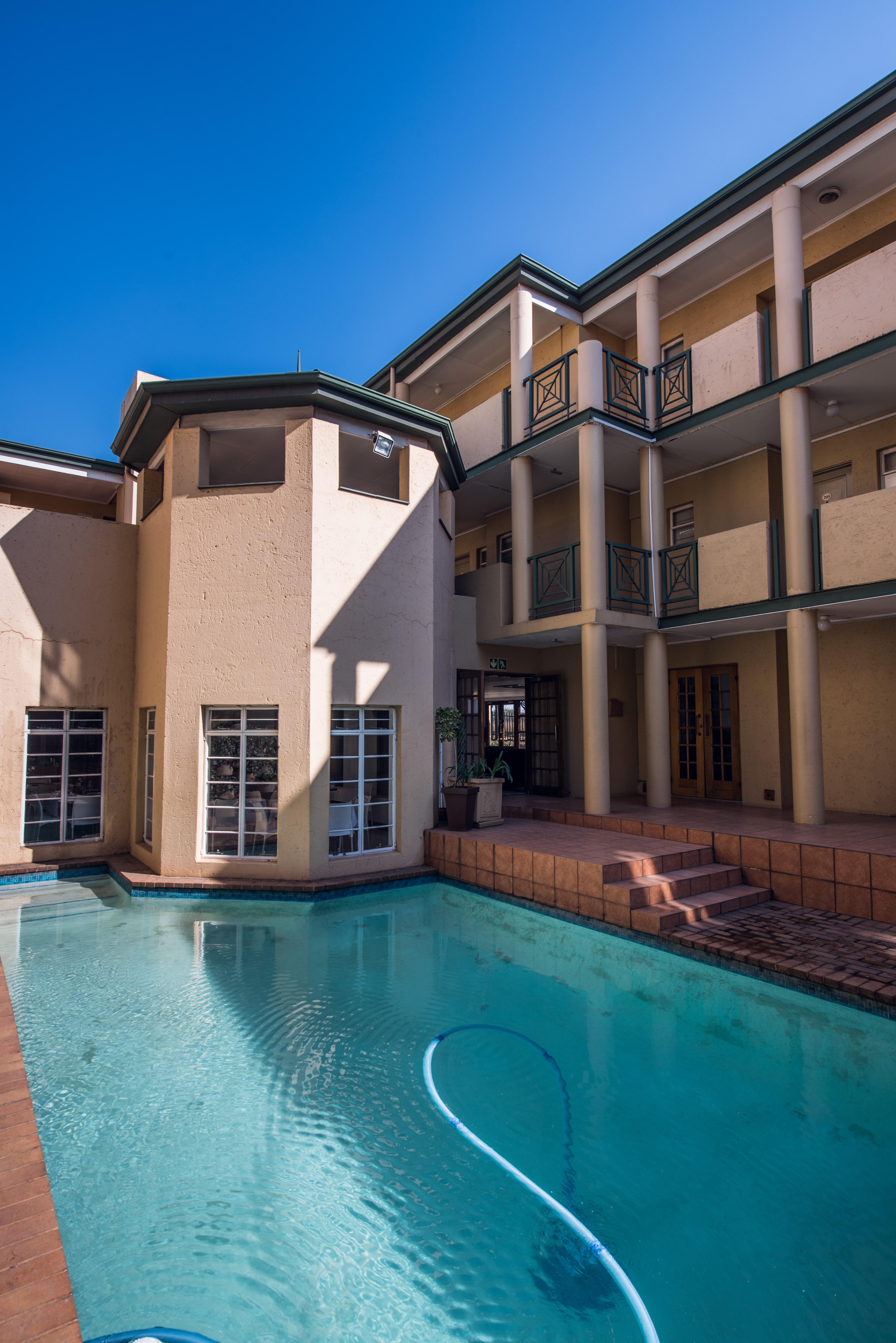 Airport Inn And Suites Edenvale Exteriör bild