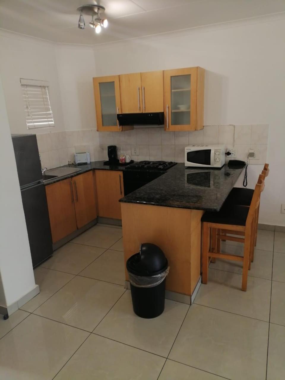 Airport Inn And Suites Edenvale Exteriör bild