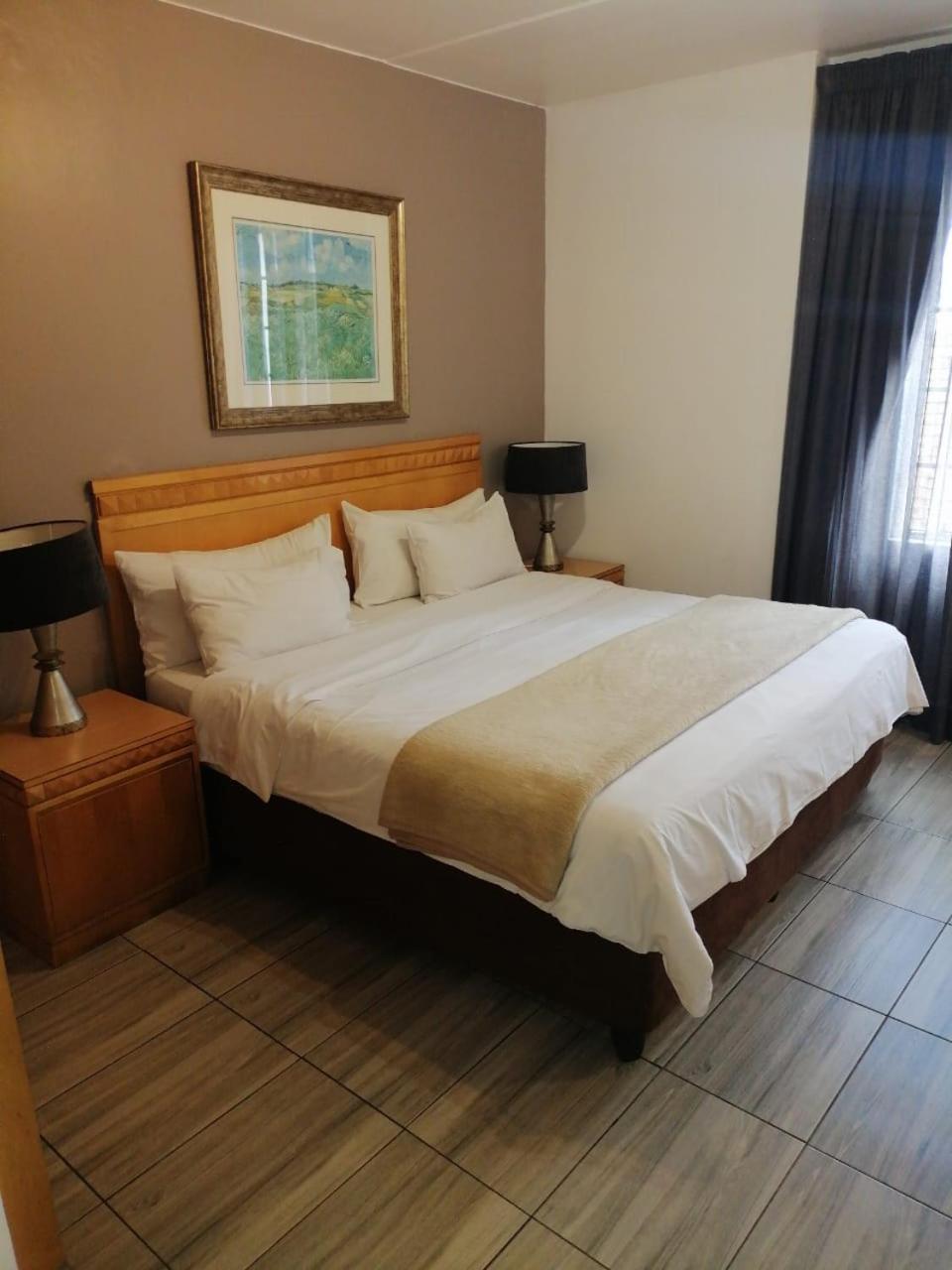 Airport Inn And Suites Edenvale Exteriör bild