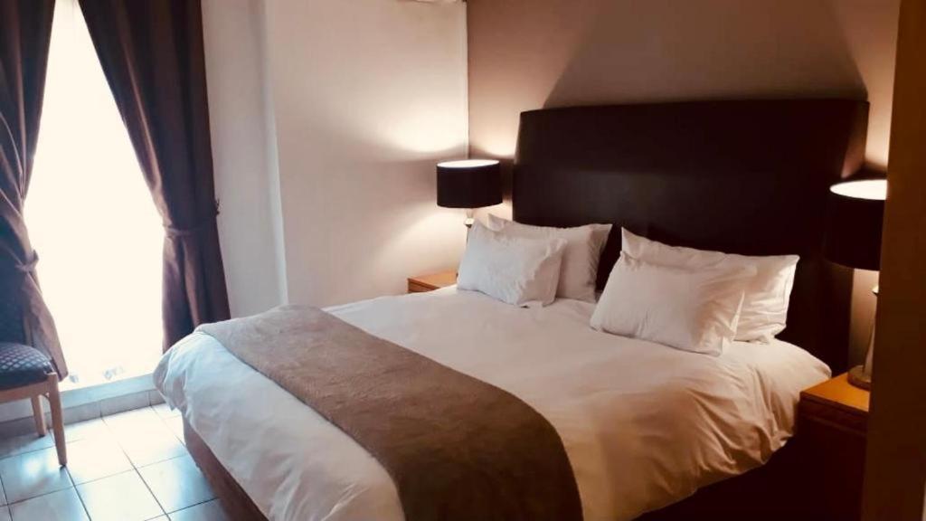 Airport Inn And Suites Edenvale Exteriör bild